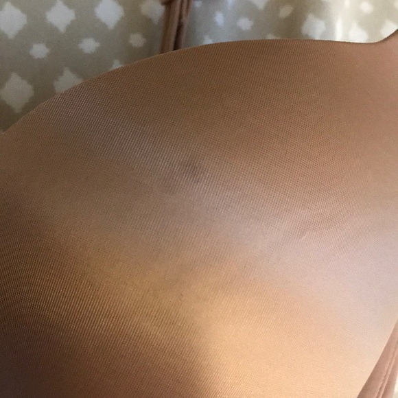 Nude VS Bra - Picture 2 of 4